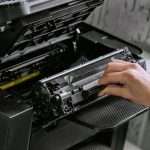 Spoznajte ključne razlike med tonerjem in kartušo – zakaj je prava izbira pomembna? toner za printer